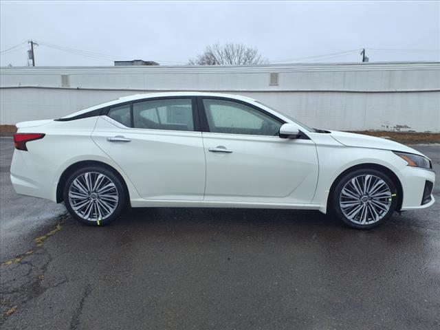 new 2025 Nissan Altima car, priced at $35,251