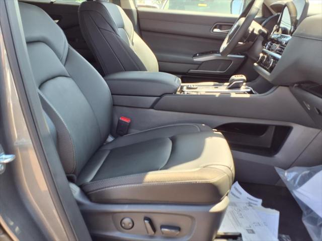 new 2025 Nissan Pathfinder car, priced at $50,300