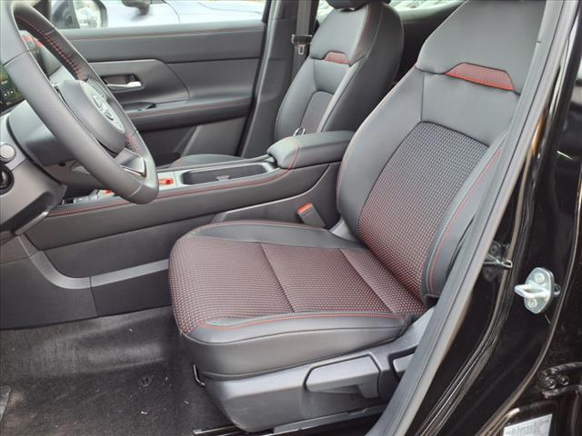 new 2025 Nissan Kicks car, priced at $31,007