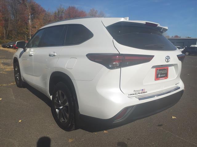 used 2022 Toyota Highlander car, priced at $36,499