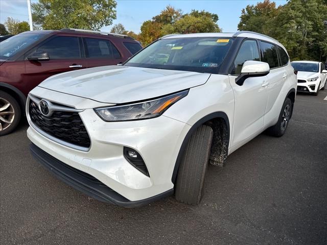 used 2022 Toyota Highlander car, priced at $36,499