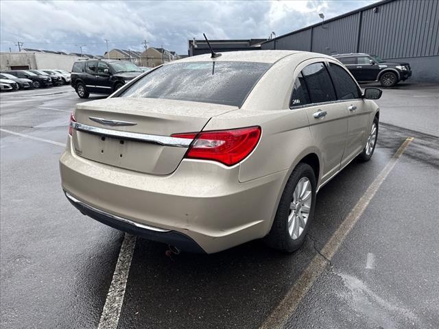 used 2014 Chrysler 200 car