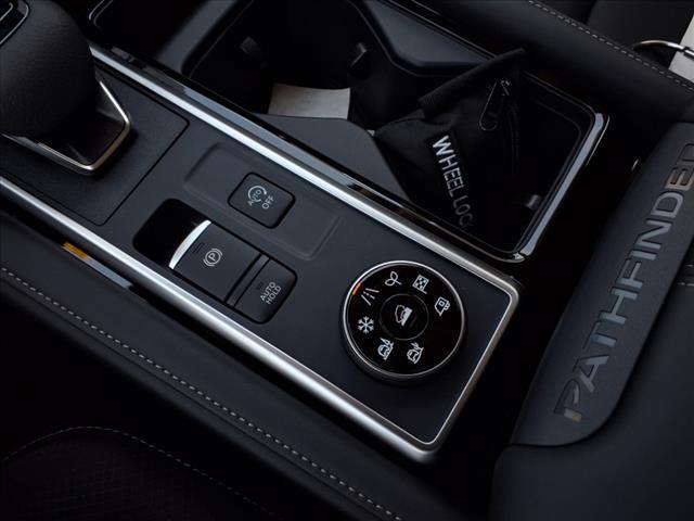 new 2025 Nissan Pathfinder car, priced at $46,234