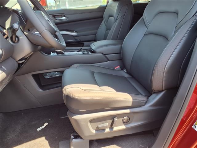 new 2025 Nissan Pathfinder car, priced at $46,234