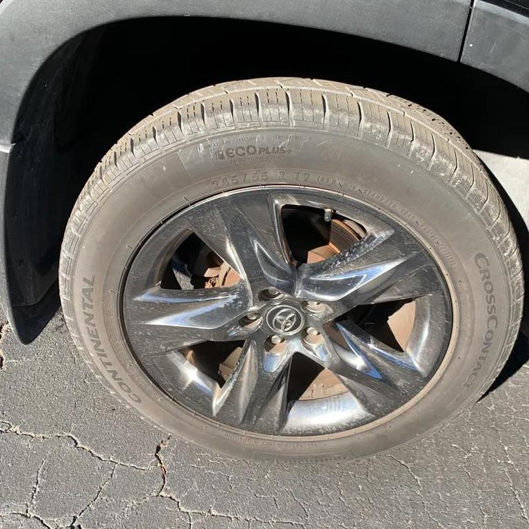 used 2017 Toyota Highlander car, priced at $17,995