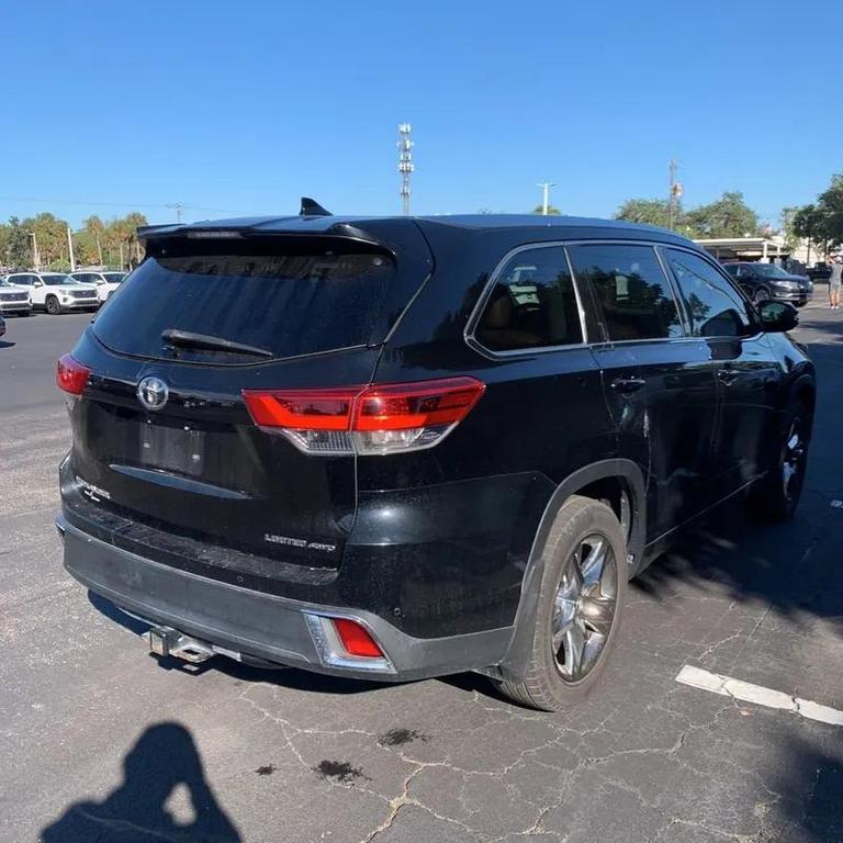 used 2017 Toyota Highlander car, priced at $17,995