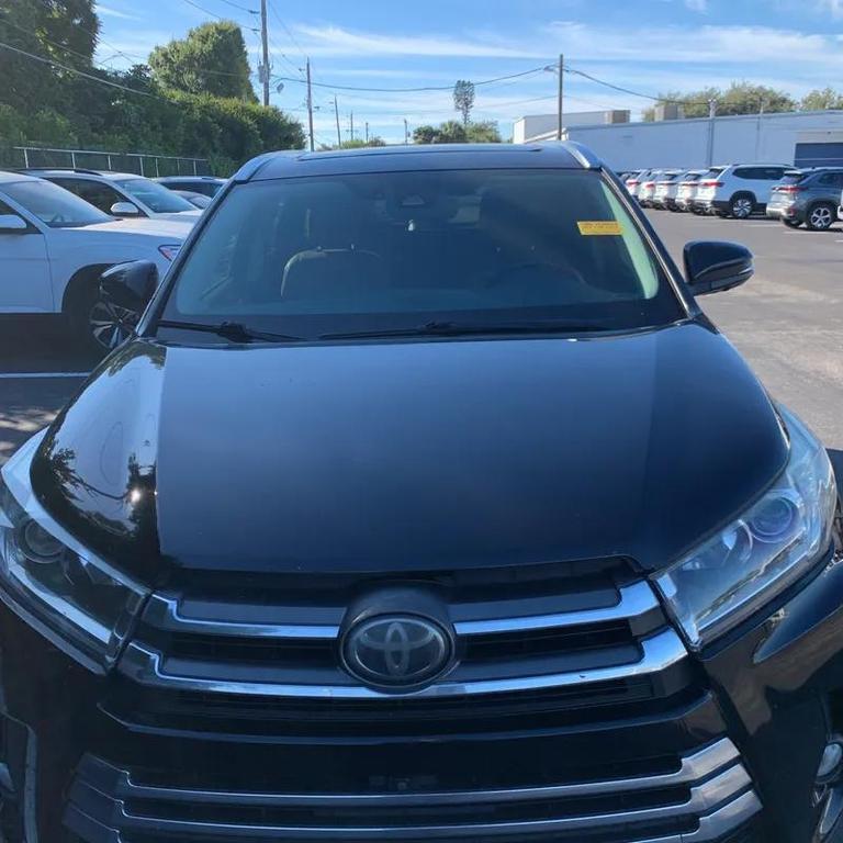 used 2017 Toyota Highlander car, priced at $17,995