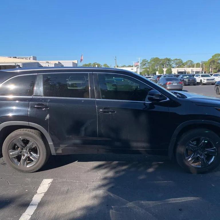 used 2017 Toyota Highlander car, priced at $17,995