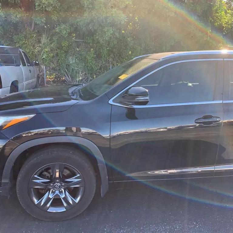 used 2017 Toyota Highlander car, priced at $17,995
