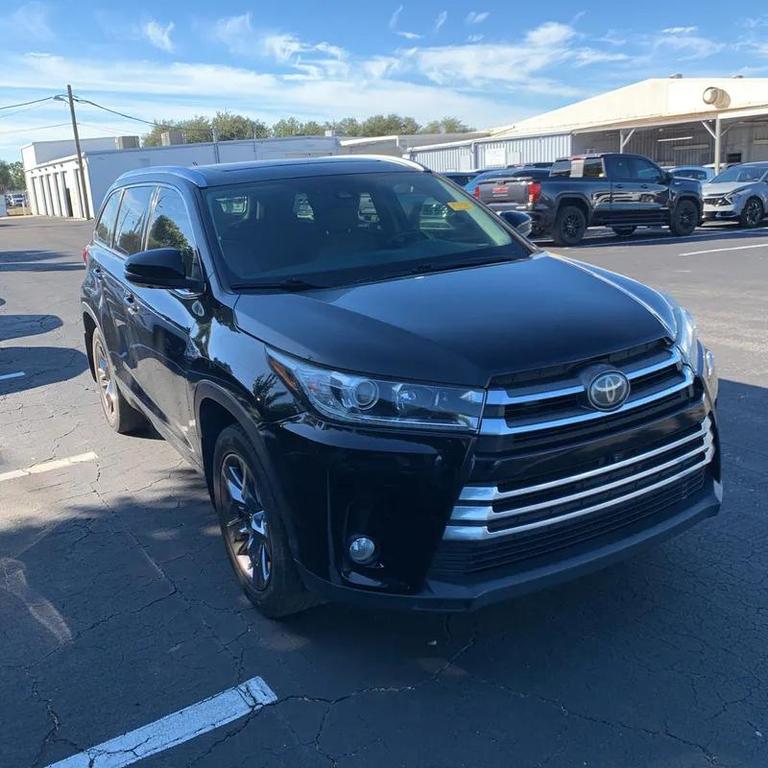 used 2017 Toyota Highlander car, priced at $17,995