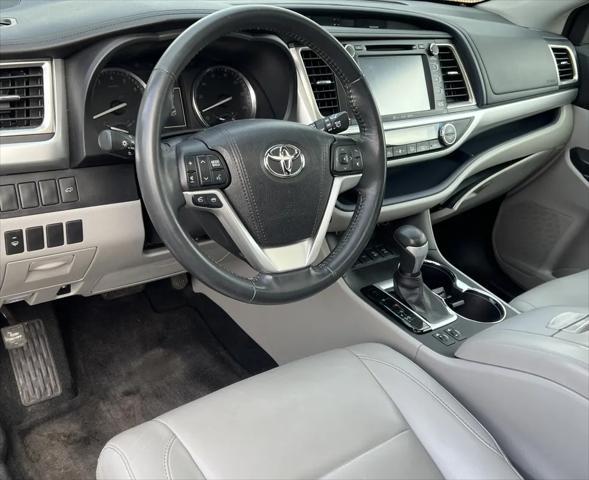 used 2016 Toyota Highlander car, priced at $13,995