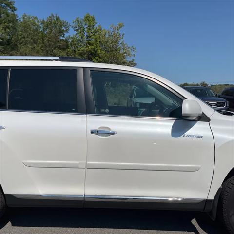 used 2012 Toyota Highlander car, priced at $10,995