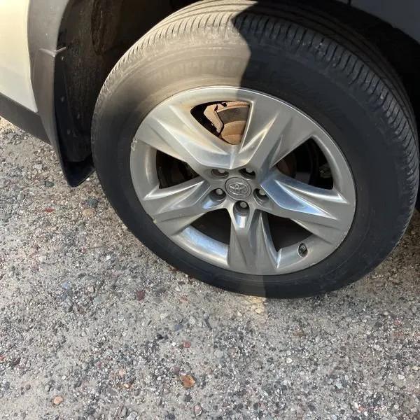 used 2015 Toyota Highlander car, priced at $14,495