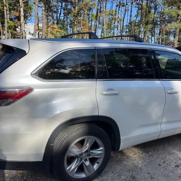used 2015 Toyota Highlander car, priced at $14,495