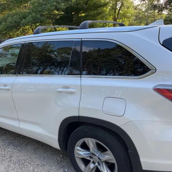 used 2015 Toyota Highlander car, priced at $14,495