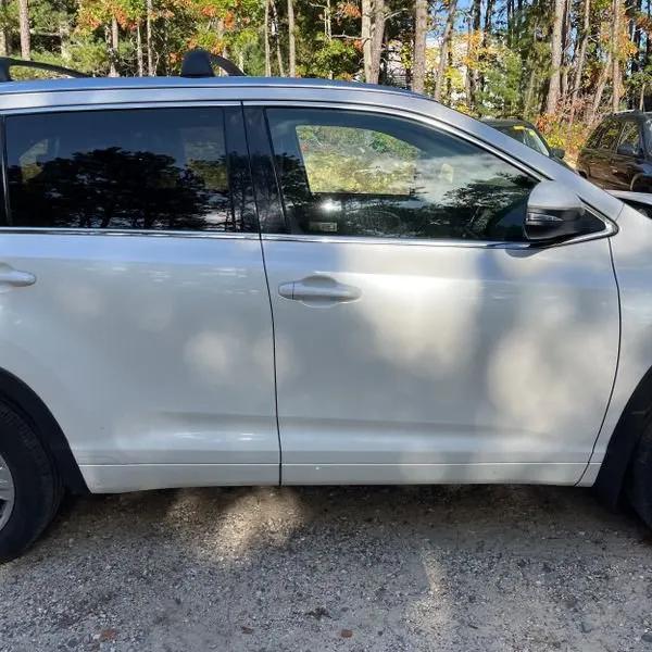 used 2015 Toyota Highlander car, priced at $14,495