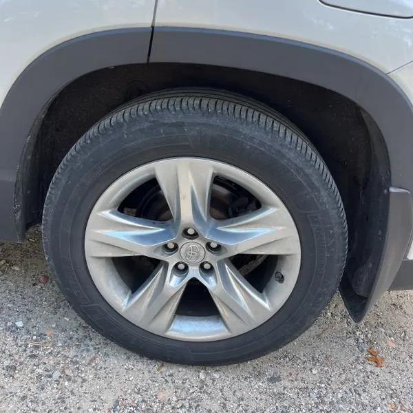 used 2015 Toyota Highlander car, priced at $14,495