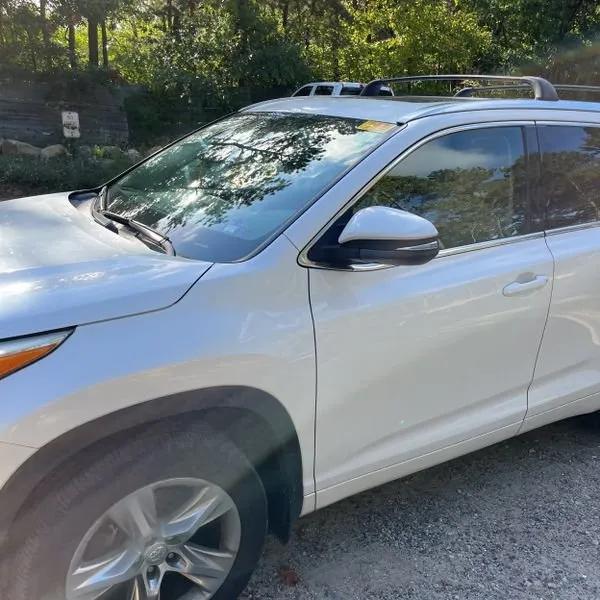 used 2015 Toyota Highlander car, priced at $14,495