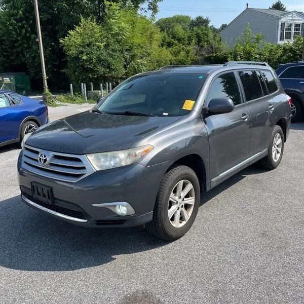 used 2012 Toyota Highlander car, priced at $8,995