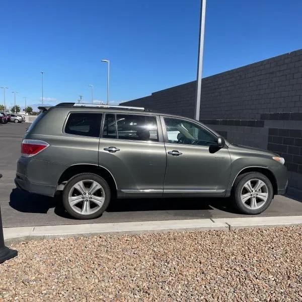 used 2012 Toyota Highlander car, priced at $8,995