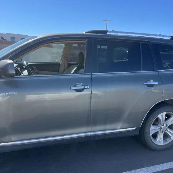 used 2012 Toyota Highlander car, priced at $8,995