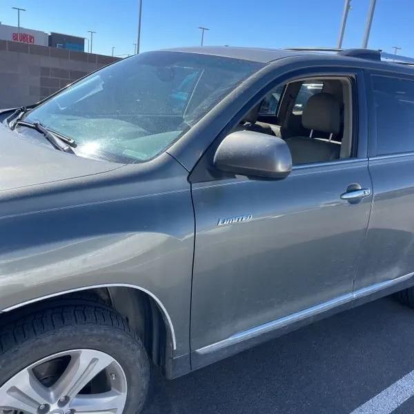 used 2012 Toyota Highlander car, priced at $8,995