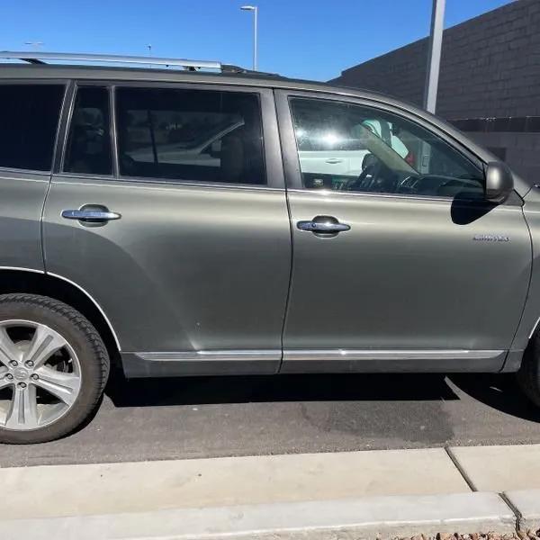 used 2012 Toyota Highlander car, priced at $8,995