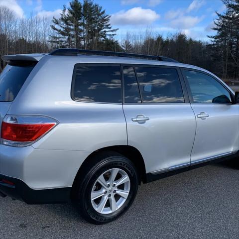 used 2011 Toyota Highlander car, priced at $9,495