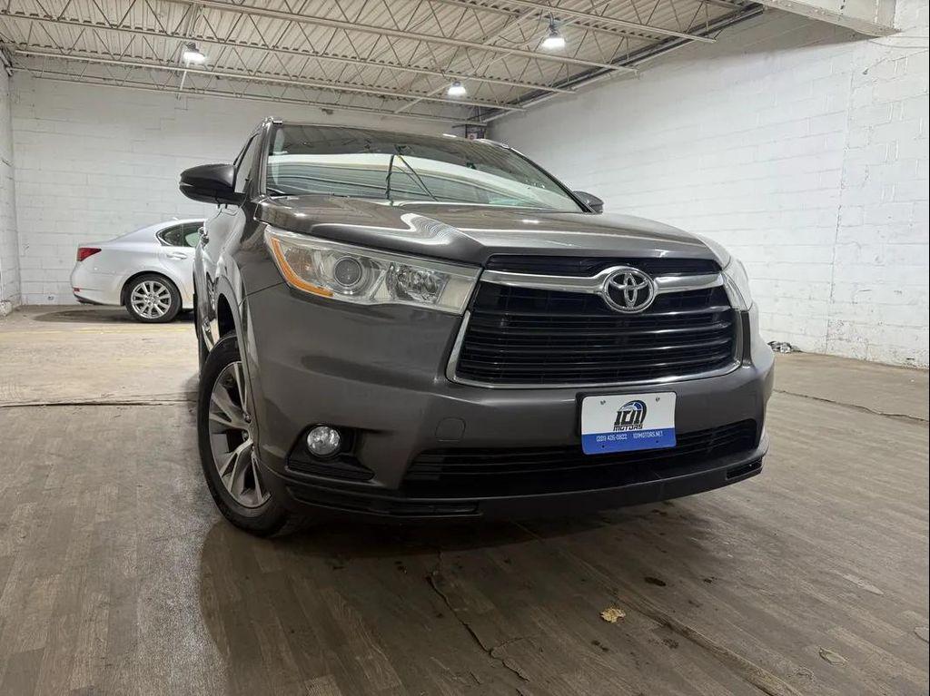 used 2014 Toyota Highlander car, priced at $10,495