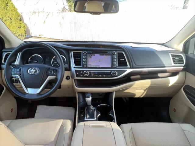 used 2014 Toyota Highlander car, priced at $13,495