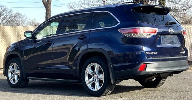 used 2014 Toyota Highlander car, priced at $13,495