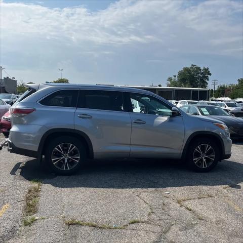 used 2016 Toyota Highlander car, priced at $15,995