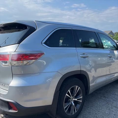 used 2016 Toyota Highlander car, priced at $15,995