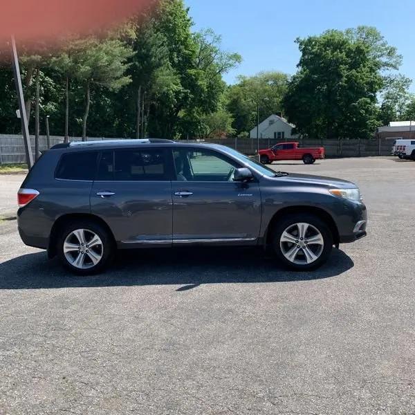 used 2012 Toyota Highlander car, priced at $9,995