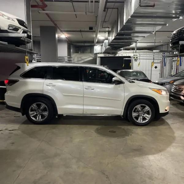 used 2016 Toyota Highlander car, priced at $16,995