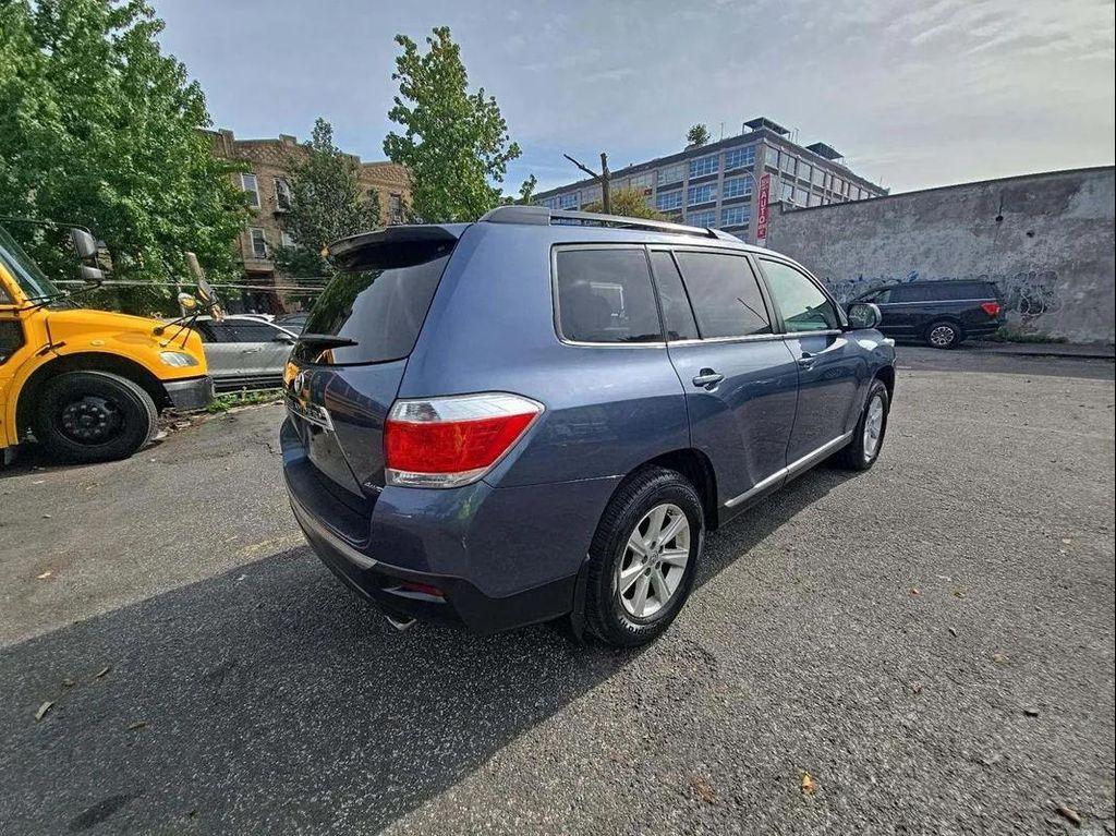 used 2013 Toyota Highlander car, priced at $9,495