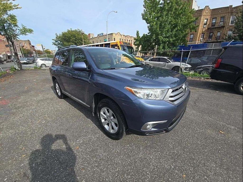 used 2013 Toyota Highlander car, priced at $9,495