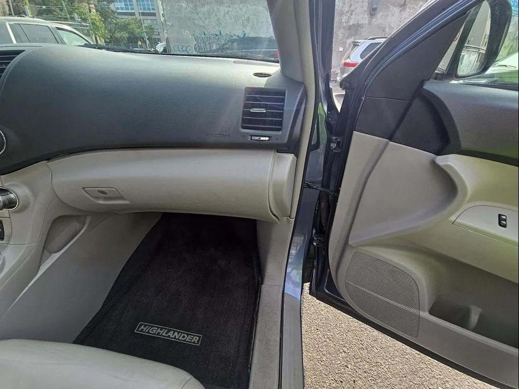 used 2013 Toyota Highlander car, priced at $9,495