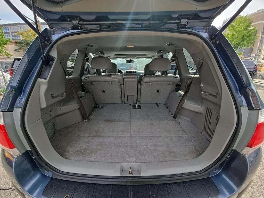 used 2013 Toyota Highlander car, priced at $9,495