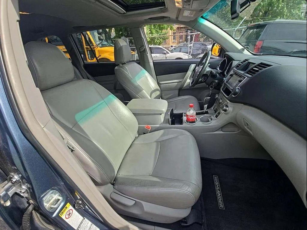 used 2013 Toyota Highlander car, priced at $9,495