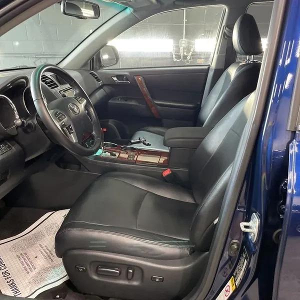 used 2013 Toyota Highlander car, priced at $11,995