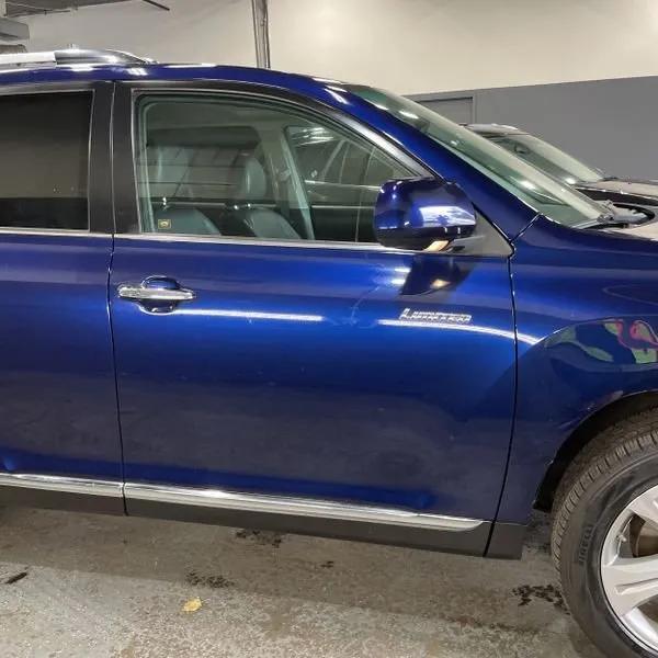used 2013 Toyota Highlander car, priced at $11,995