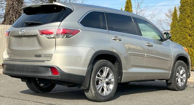 used 2014 Toyota Highlander car, priced at $12,995