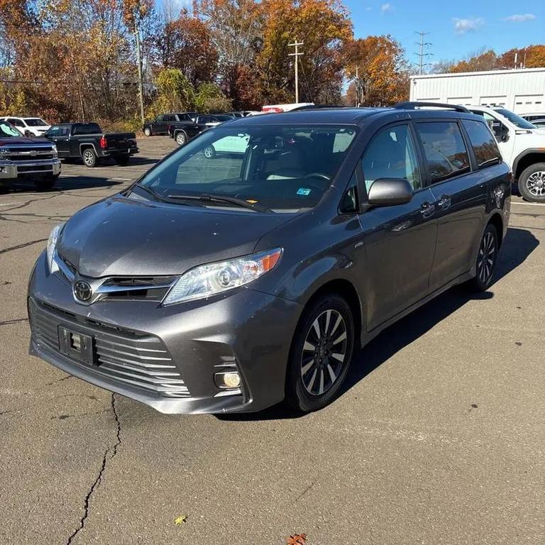 used 2018 Toyota Sienna car, priced at $19,995