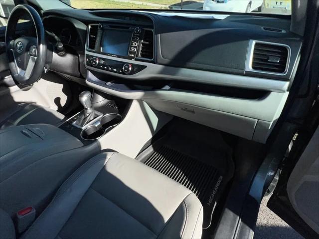 used 2016 Toyota Highlander car, priced at $13,995