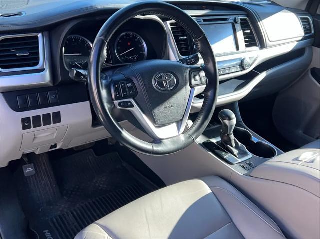 used 2016 Toyota Highlander car, priced at $13,995