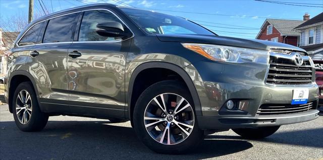 used 2016 Toyota Highlander car, priced at $13,995