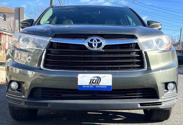 used 2016 Toyota Highlander car, priced at $13,995