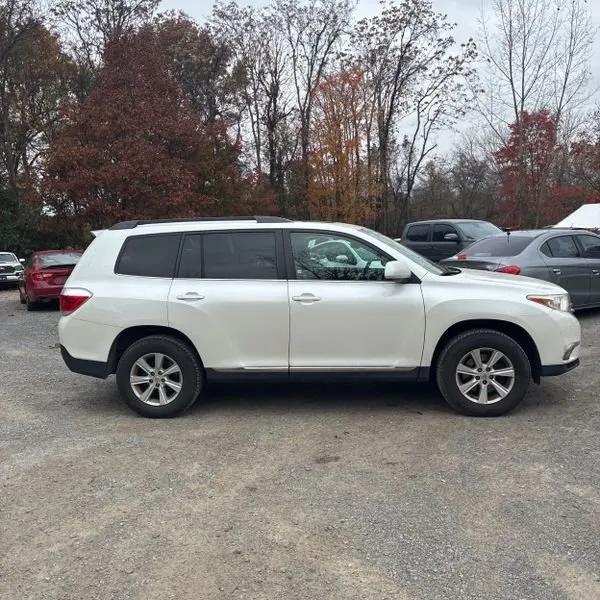 used 2012 Toyota Highlander car, priced at $7,495