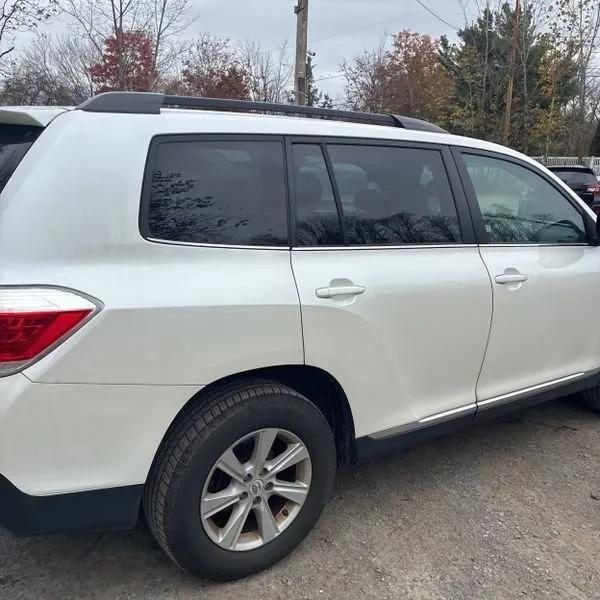 used 2012 Toyota Highlander car, priced at $7,495